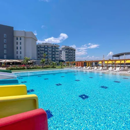 Royal Towers Lara מלון Kemeragzi