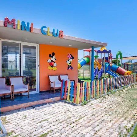 מלון Royal Towers Lara