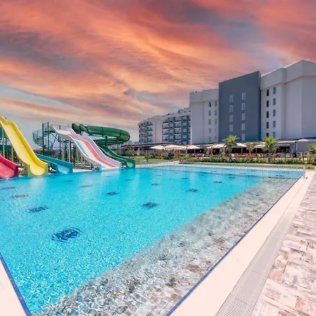 Royal Towers Lara מלון Kemeragzi