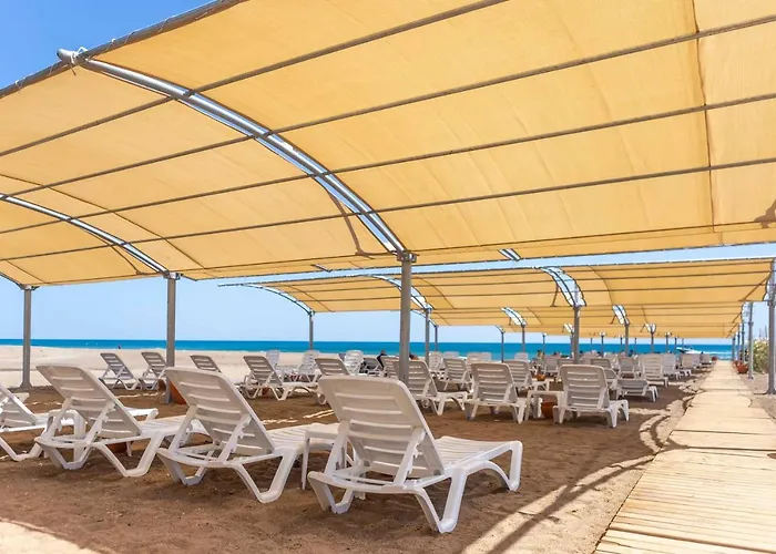 Ξενοδοχείο Royal Towers Lara *