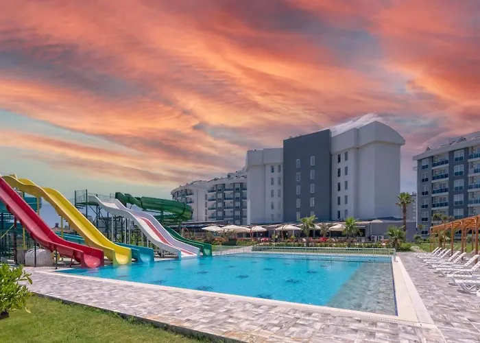 Ξενοδοχείο Royal Towers Lara