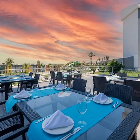 Royal Towers Lara ホテル *