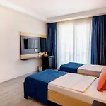 Royal Towers Lara *