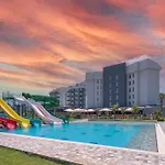 فندق Royal Towers Lara